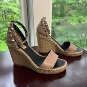 Valentino Garavani - Double Rockstud Grainy Calfskin Wedge Sandals